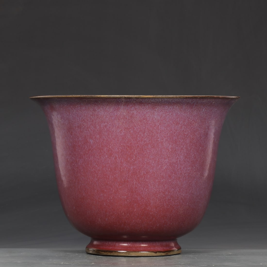 An Exquisite Jun yao Purple Glazed Basin: An Exquisite Jun yao Purple Glazed Basin Song Dynasty, China Size:20.5cmx28cm (The Dimensions Of All Batches Are Manually Measured.If You Need More Detailed Information, Please Contact Our Customer Se