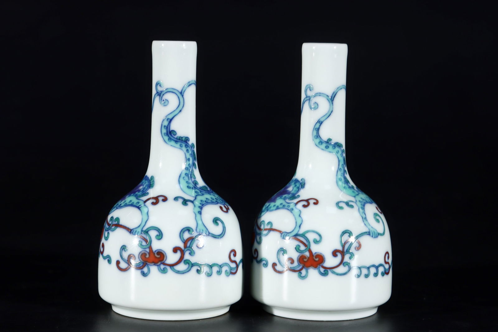 An Exquisite Doucai Dragon Pattern Vase - 6