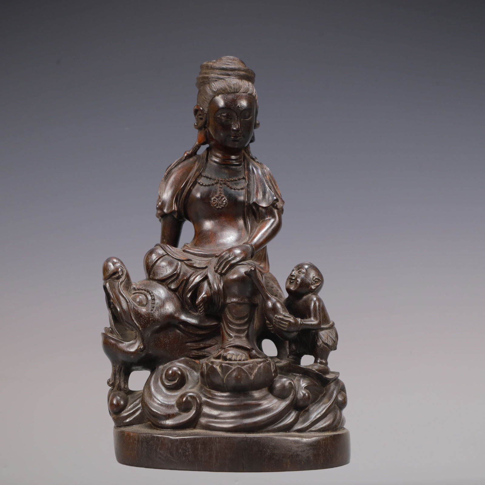 A Exquisite Eaglewood Statue of Avalokitesvara Ornament: A Exquisite Eaglewood Statue of Avalokitesvara Ornament Qing Dynasty, China Size:14cmx10cmx25cm Weight:1100g (The Dimensions Of All Batches Are Manually Measured.If You Need More Detailed