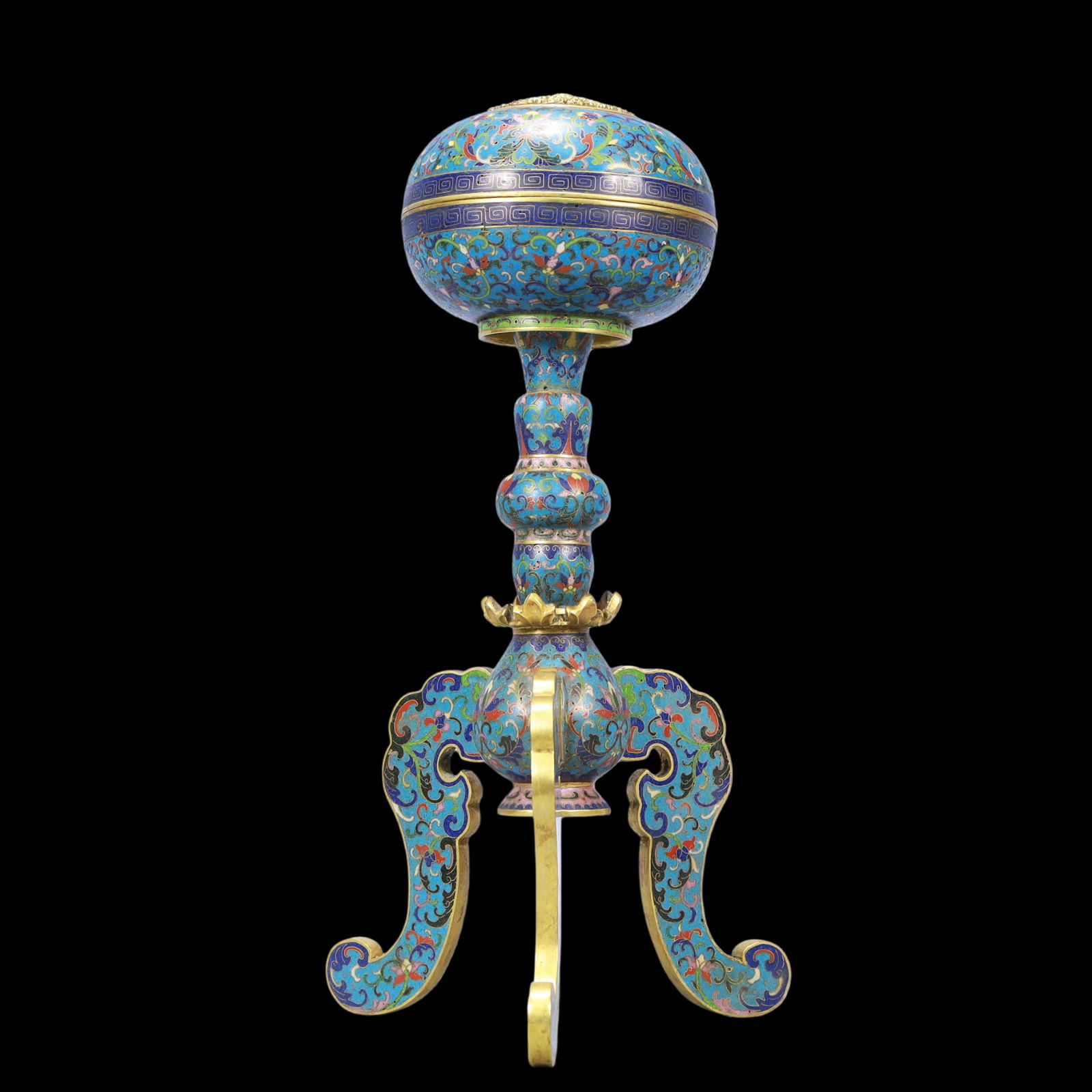 A Exquisite Cloisonne Lotus Pattern Censer: A Exquisite Cloisonne Lotus Pattern Censer Qing Dynasty, China Qianlong Four-character Mark Size:18cmx34cm Weight:1750g (The Dimensions Of All Batches Are Manually Measured.If You Need More