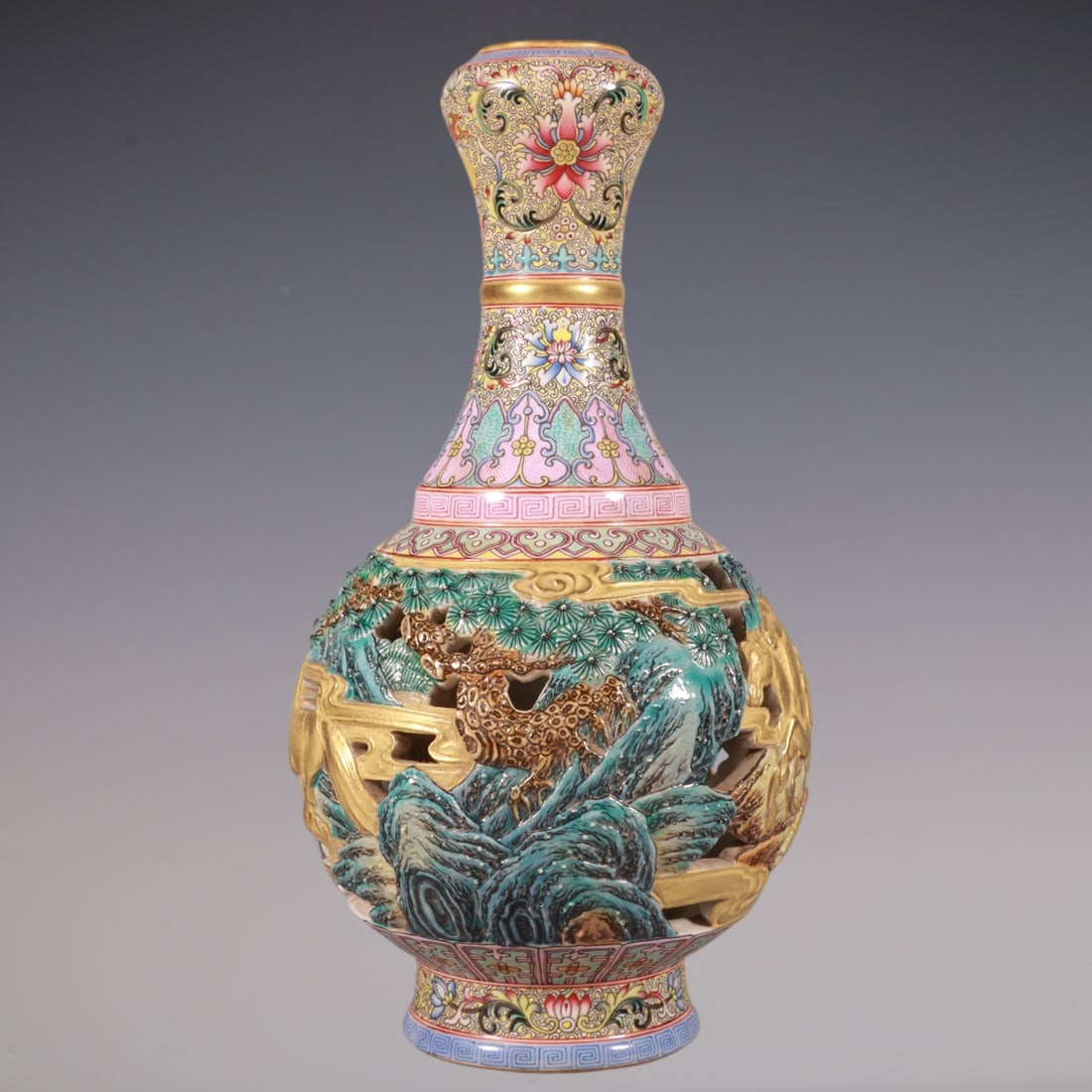An Exquisite Famille-Rose Lotus Pattern Horse Pattern Vase: An Exquisite Famille-Rose Lotus Pattern Horse Pattern Vase Qing Dynasty, China Qianlong Four-character Mark Size:25.5cmx13cm (The Dimensions Of All Batches Are Manually Measured.If You Need More