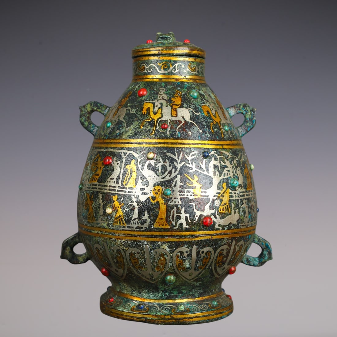 An Exquisite Bronze Inlaid Gold Inlaid Gems Character and Story Pattern With Inscription Vase: An Exquisite Bronze Inlaid Gold Inlaid Gems Character and Story Pattern With Inscription Vase Han Dynasty, China Size:18cmx14cmx23cm Weight:1440g (The Dimensions Of All Batches Are Manually
