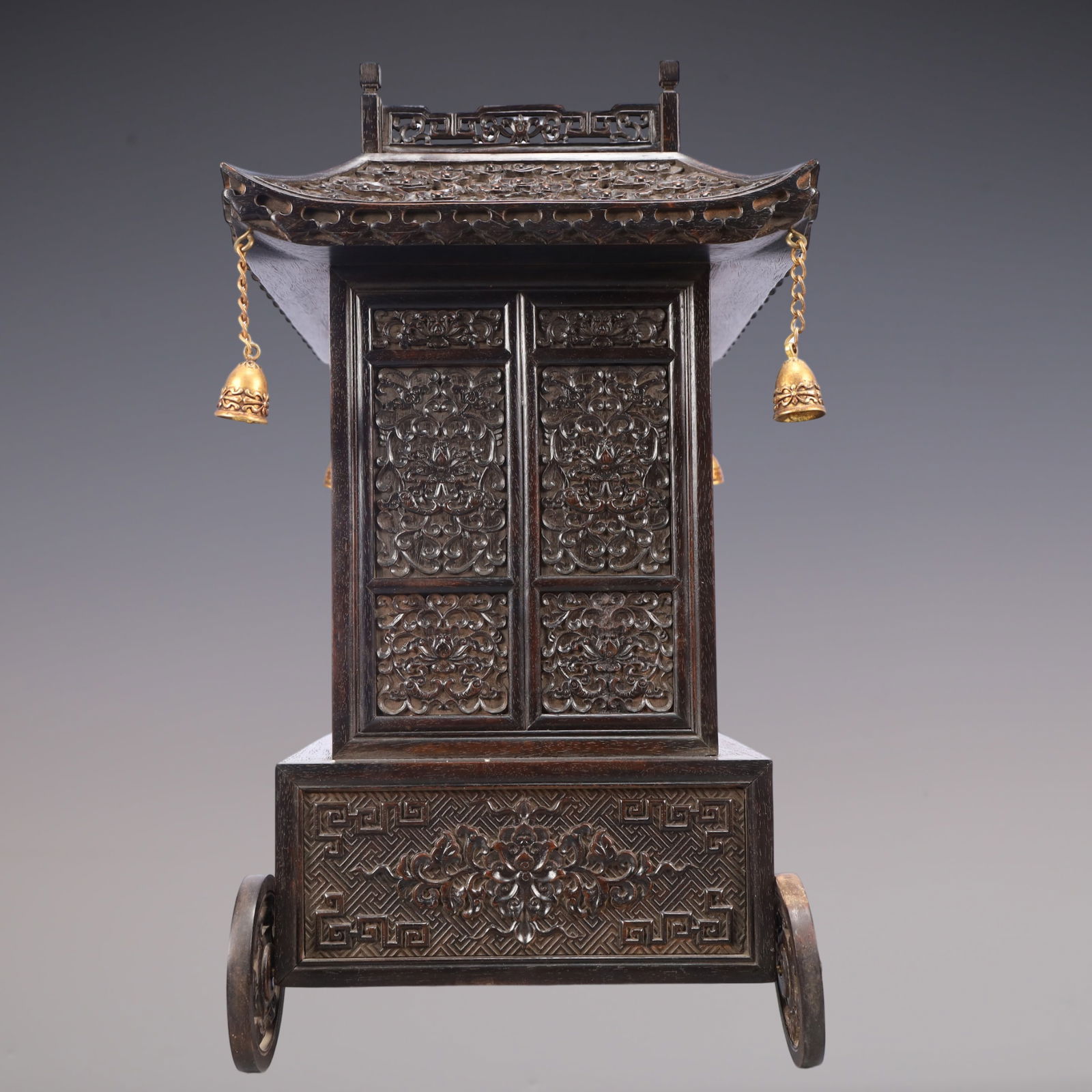 A Exquisite Zitanwood Flower Pattern Box - 4