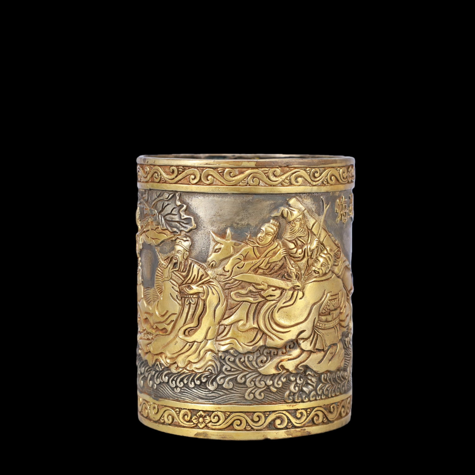 A Exquisite Gilt Silver Character and Story Pattern Brush Pot: A Exquisite Gilt Silver Character and Story Pattern Brush Pot Qing Dynasty, China Qianlong Four-character Mark Size:10.5cmx13cm Weight:800g (The Dimensions Of All Batches Are Manually Measured.If