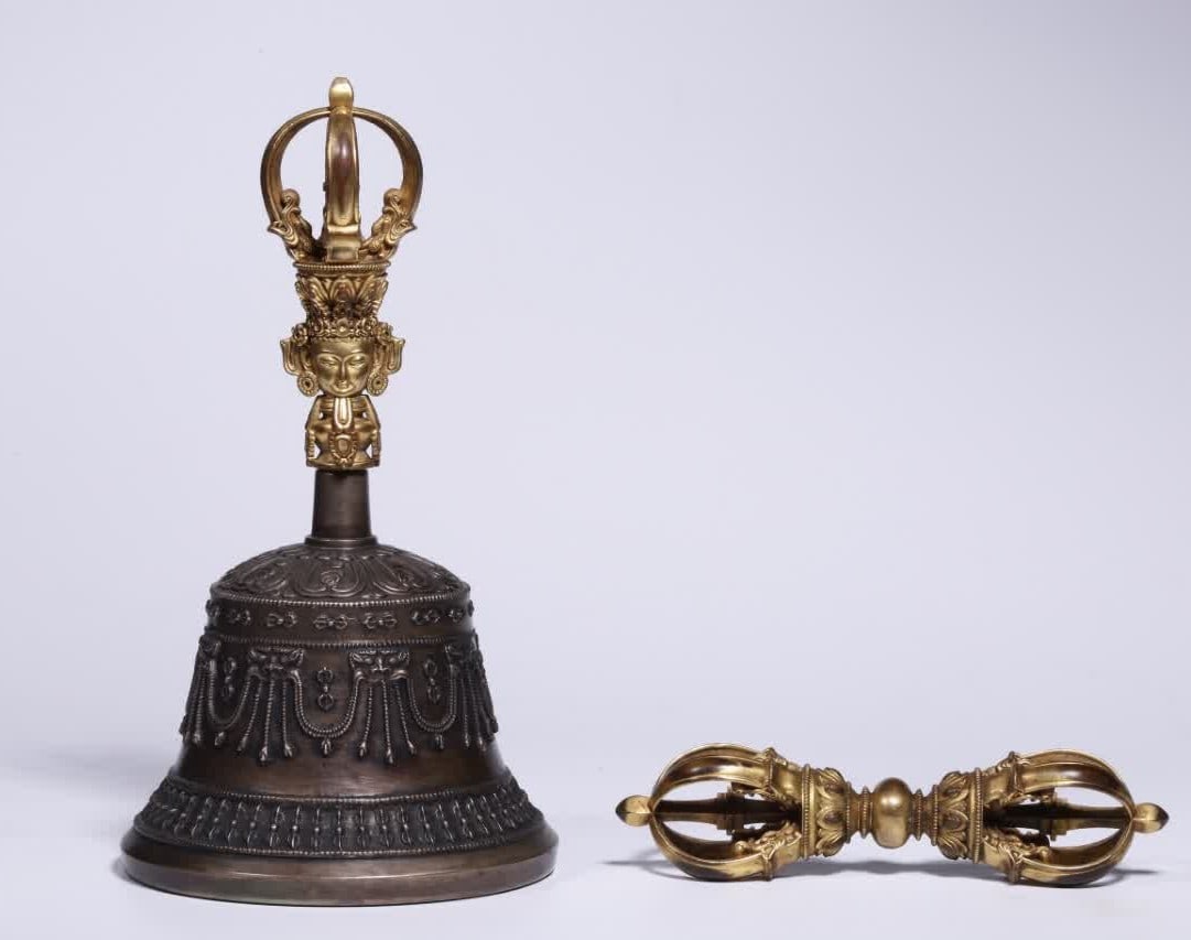 A group of Qing Dynasty copper-gilt vajra bells and vajras: Qing Dynasty A group of copper-gilt diamond bells and vajra pestles SIZE: Bell H: 17.5cm diameter 9.5cm W: 382g Pestle L: 12cm W: 3.5cm W: 137g (The Dimensions Of All Batches Are Manually Measured.If