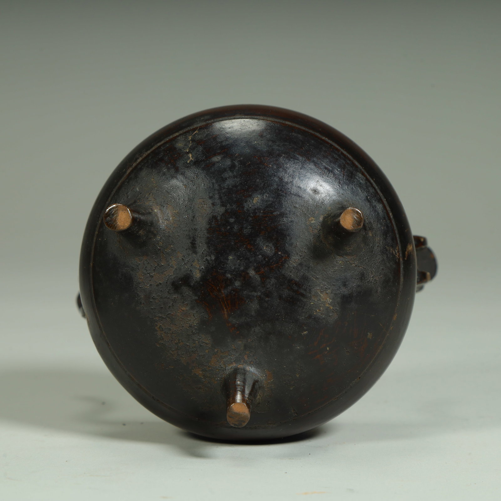 A copper beast button amphora three-legged smoker - 9