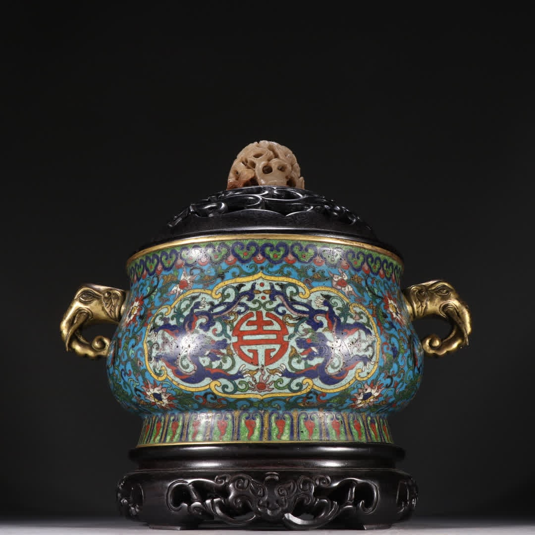 A piece of Qing Dynasty copper tire cloisonné elephant head aroma burner: Qing Dynasty copper tire cloisonné elephant head aromatherapy stove SIZE: H:24.5cm W:24cm W:1637.6g (The Dimensions Of All Batches Are Manually Measured.If You Need More Detailed Information, Please