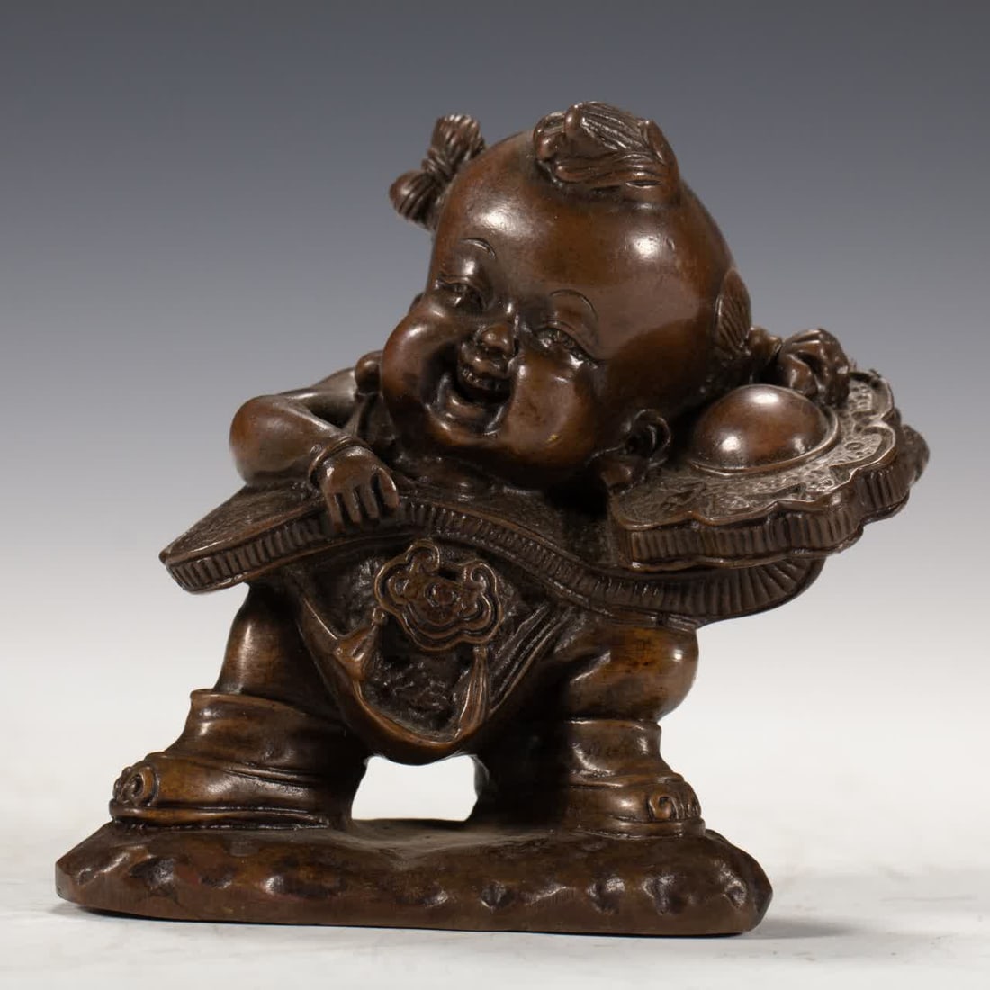 A bronze boy from the Qing Dynasty: The copper boy of the Qing Dynasty SIZE: L:9cm W:4cm H:9cm (The Dimensions Of All Batches Are Manually Measured.If You Need More Detailed Information, Please Contact Our Customer Service Before Biddin