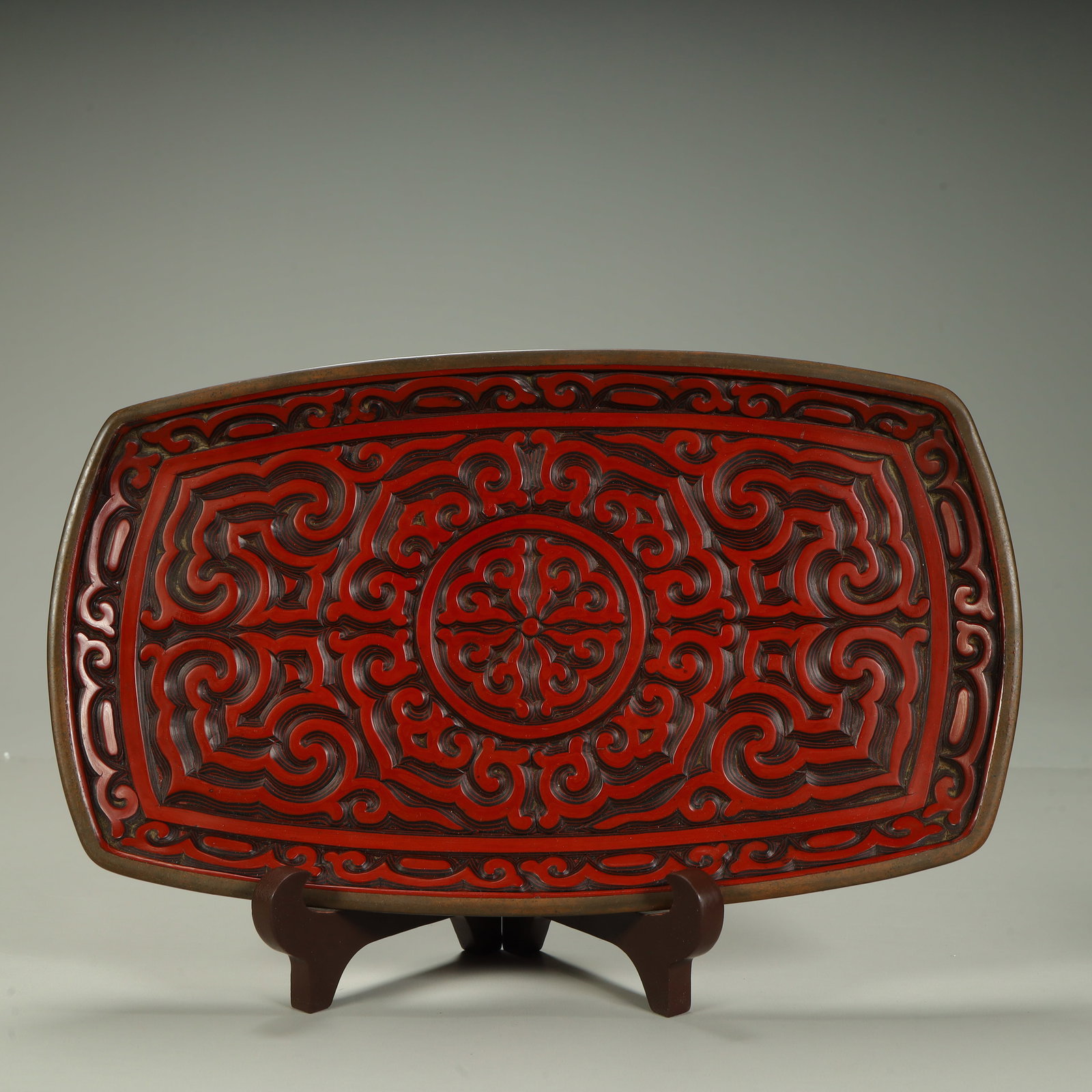 A red entwined study set - 3