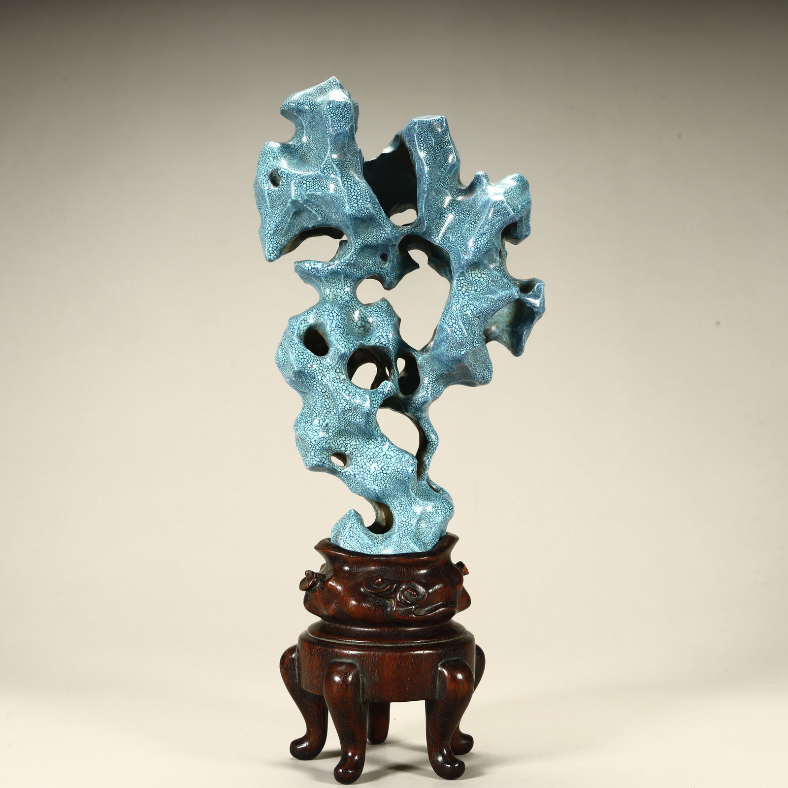 A Qing Dynasty fine furnace glazed pile sitting on Taihu Lake stone ornaments: Qing Dynasty boutique furnace glazed pile sitting Taihu Lake stone ornament SIZE: Total H: 27cm L: 11cm W: 8cm W: Total 739g (The Dimensions Of All Batches Are Manually Measured.If You Need More Detai