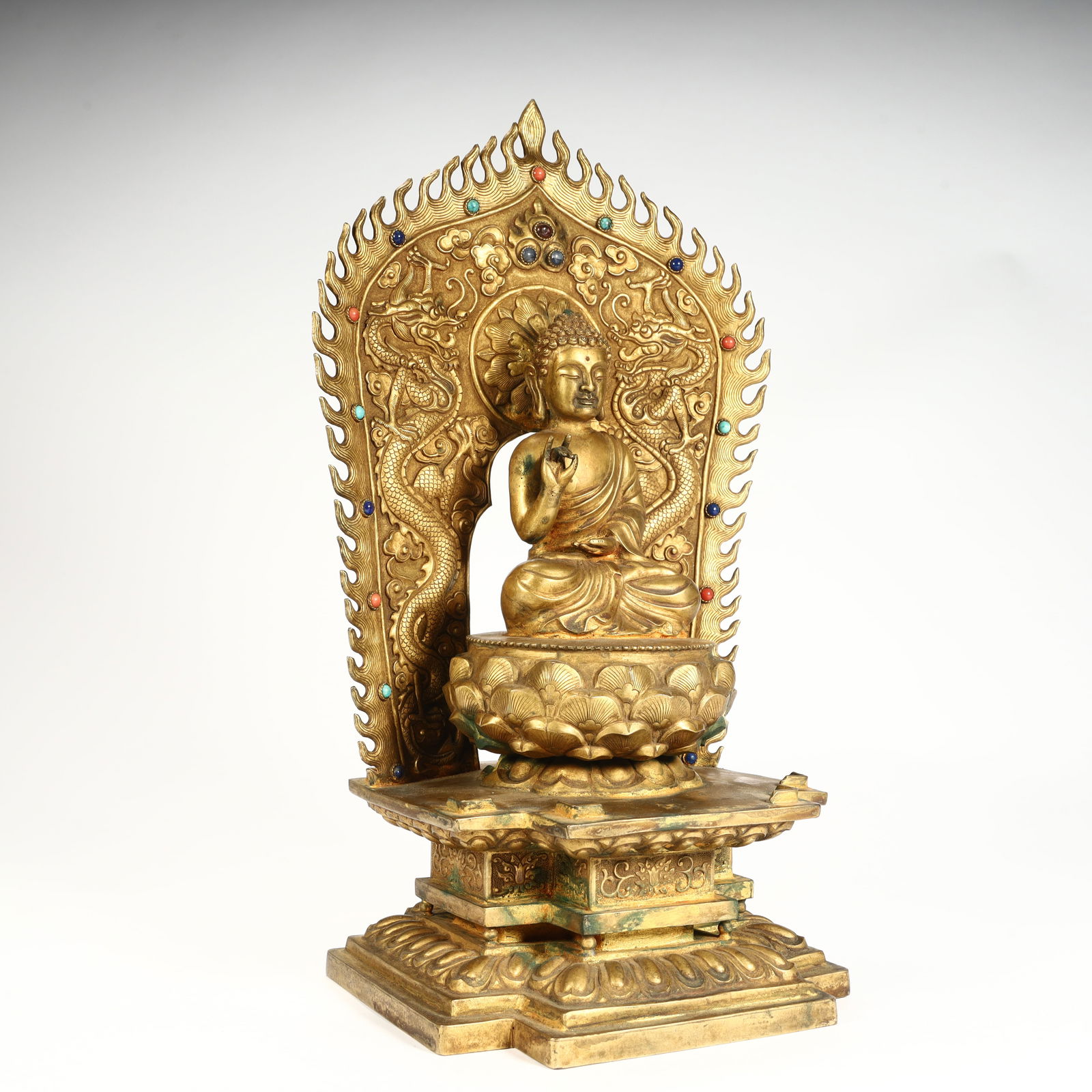 A bronze gilt Buddha statue - 2