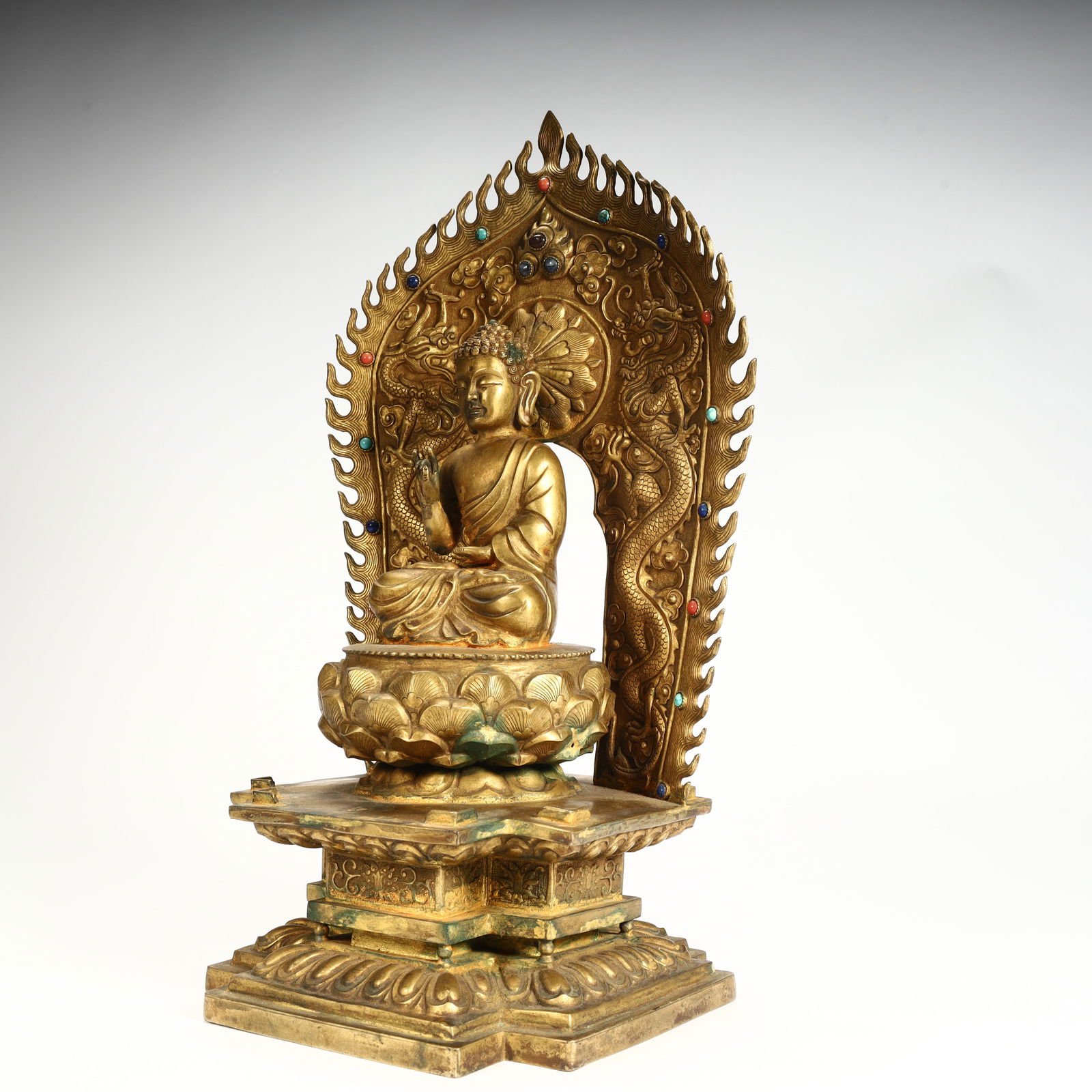 A bronze gilt Buddha statue - 3