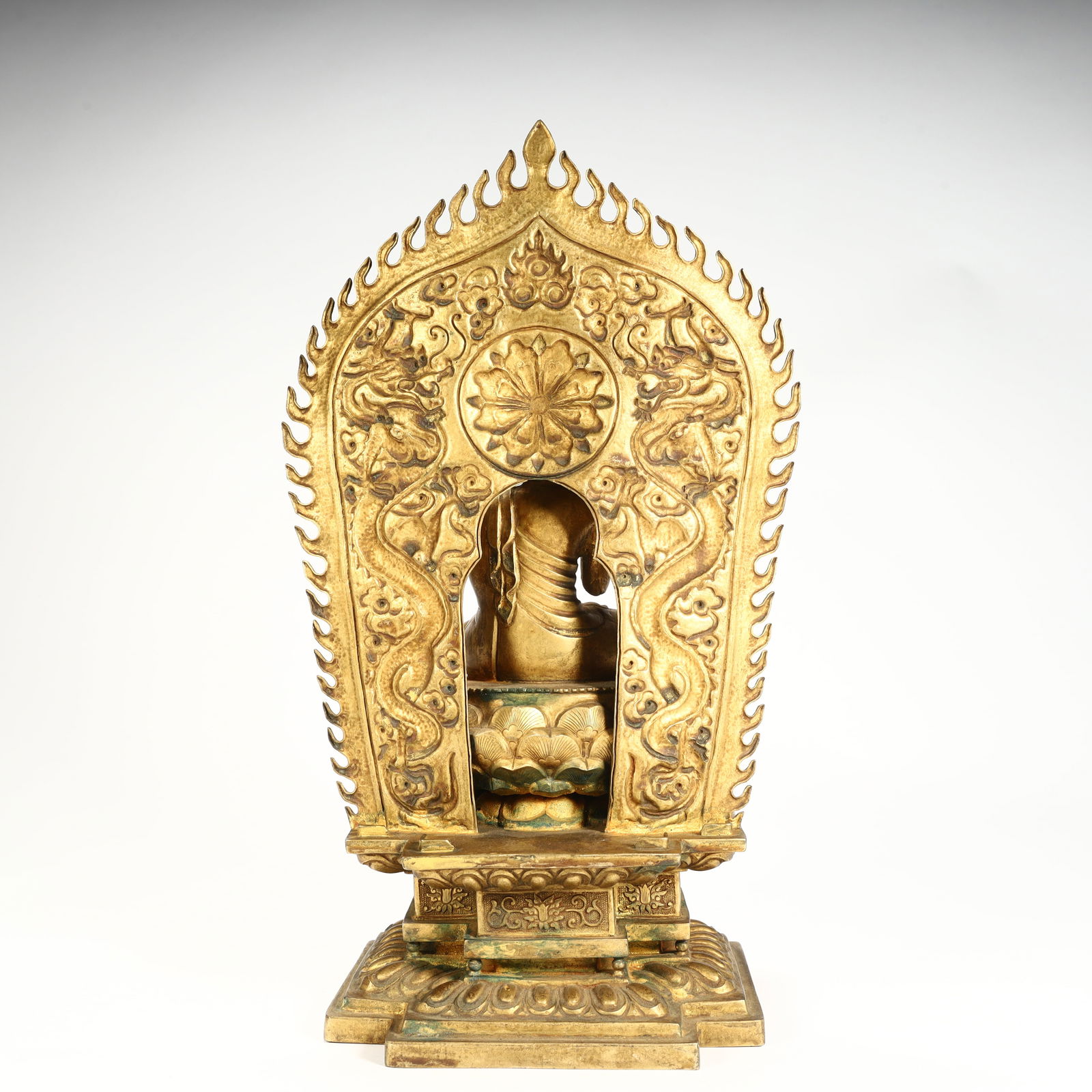 A bronze gilt Buddha statue - 4