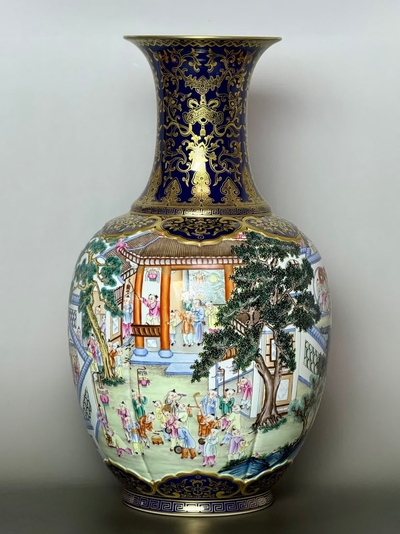 A pair of Qing Dynasty sacrificial blue painting gold Rufu entwined lotus ruyi edge hundred children: Qing Dynasty sacrificial blue gold depiction Rufu entwined lotus ruyi edge Baizi picture character Tongjing vase sacrificial blue ground gold painting The neck and the edge of the bottle are based on