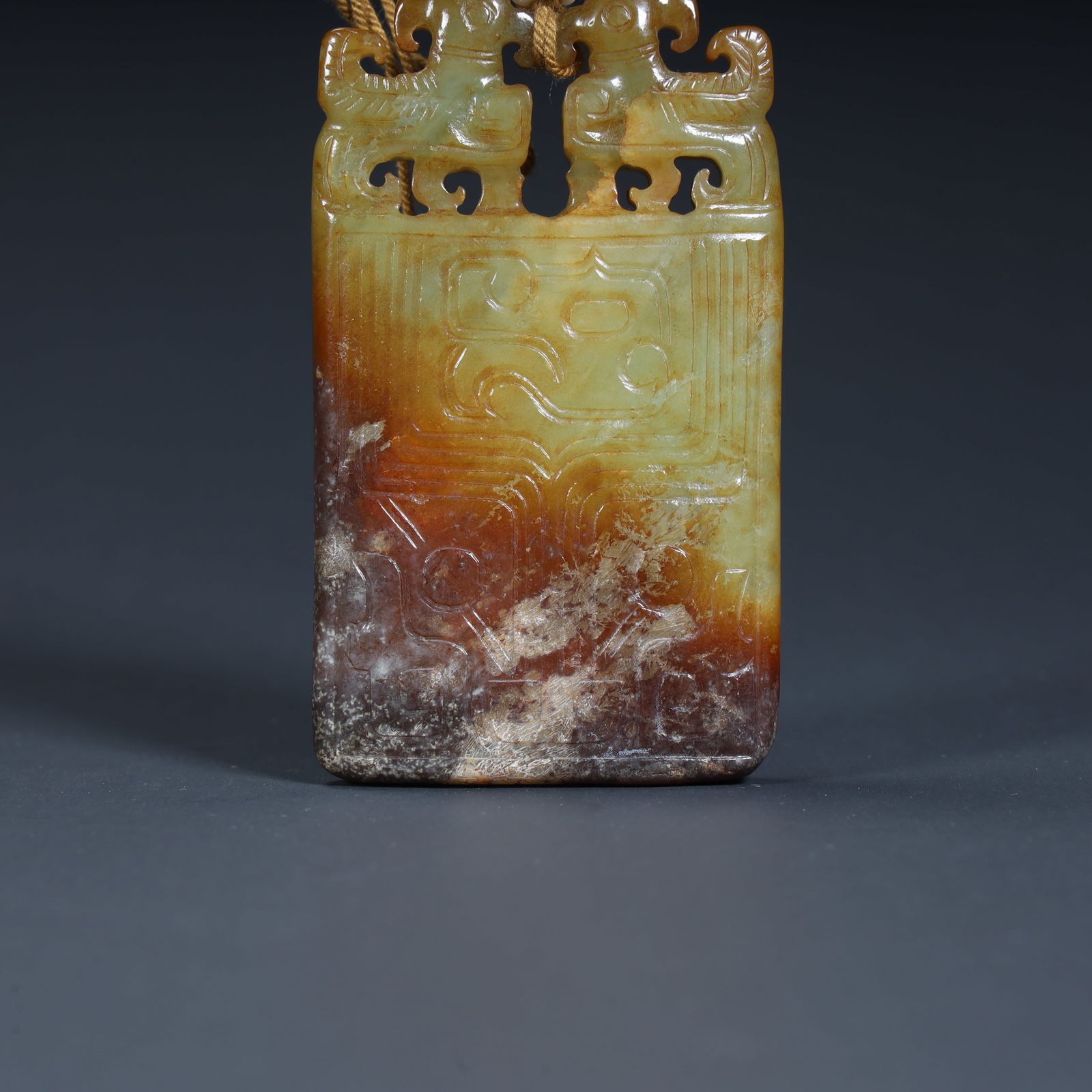 A Qing Dynasty ancient jade double beast pattern plaque - 3