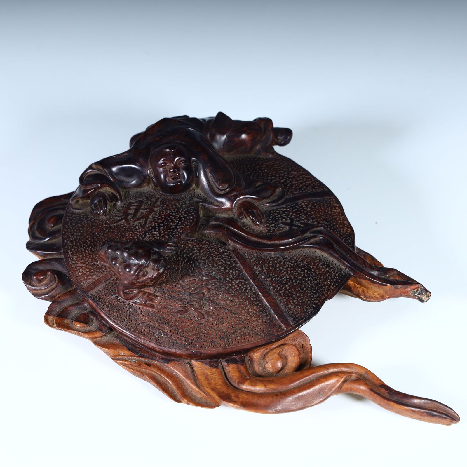 A Qing Dynasty fine Huanghuali wood carving ornament attracts wealth and treasure: Qing Dynasty boutique Huanghuali wood carving ornaments attract wealth and treasure SIZE: H:6cm L:22cm W:5.5cm W:399.6g (The Dimensions Of All Batches Are Manually Measured.If You Need More Detailed I