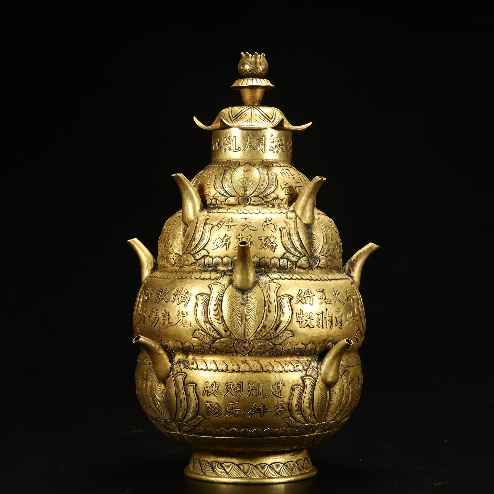 A Qing Dynasty copper gilt multi-tube lotus pattern inscription gourd-shaped pot: Qing Dynasty copper gilt multi-tube lotus pattern inscription gourd-shaped pot SIZE: H:28cm L:19.5cm W:19.5cm W:1.5kg (The Dimensions Of All Batches Are Manually Measured.If You Need More Detailed Inf