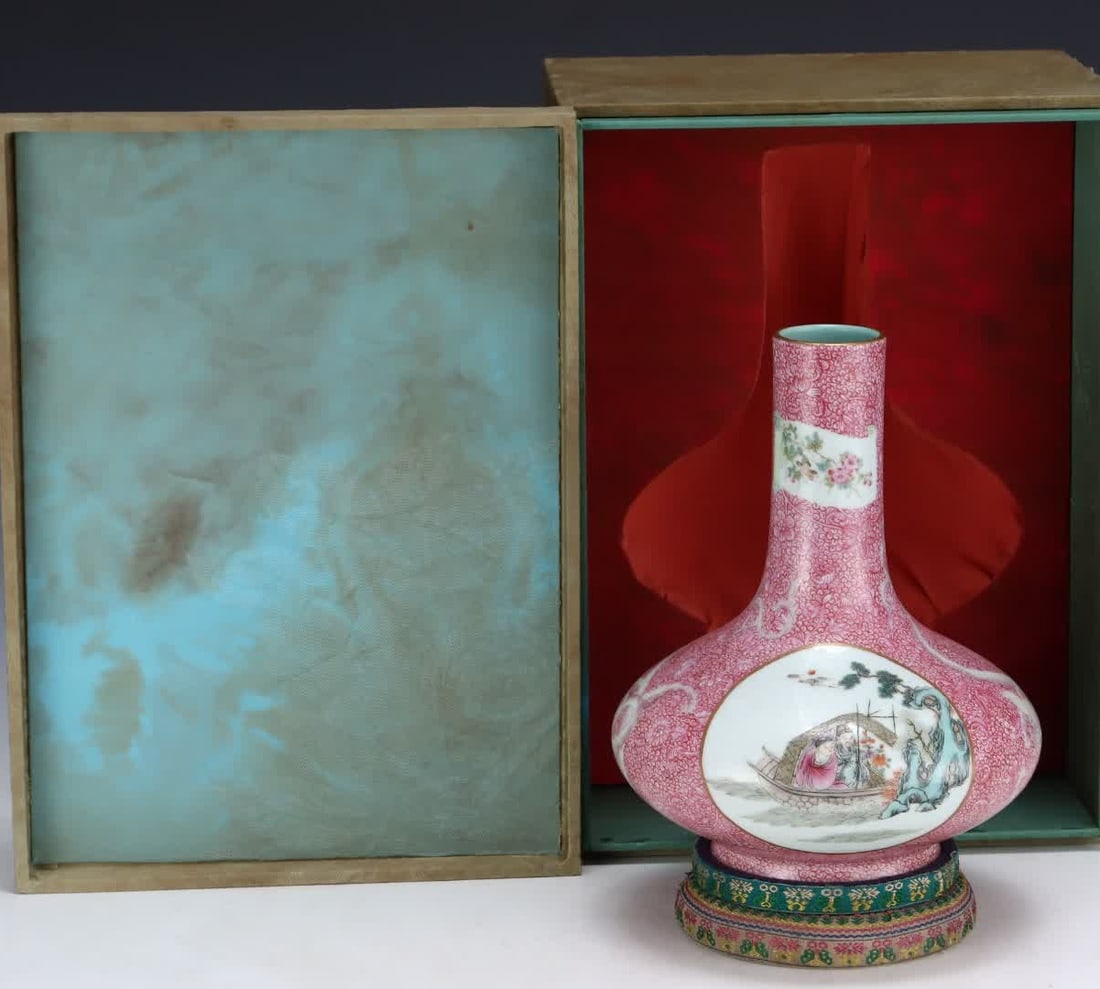 A Qing Qianlong pastel window opening character story water chestnut bottle: Qing Qianlong pastel window opening character story water chestnut bottle SIZE: H: 22.5cm Abdominal diameter 18cm (The Dimensions Of All Batches Are Manually Measured.If You Need More Detailed Informa