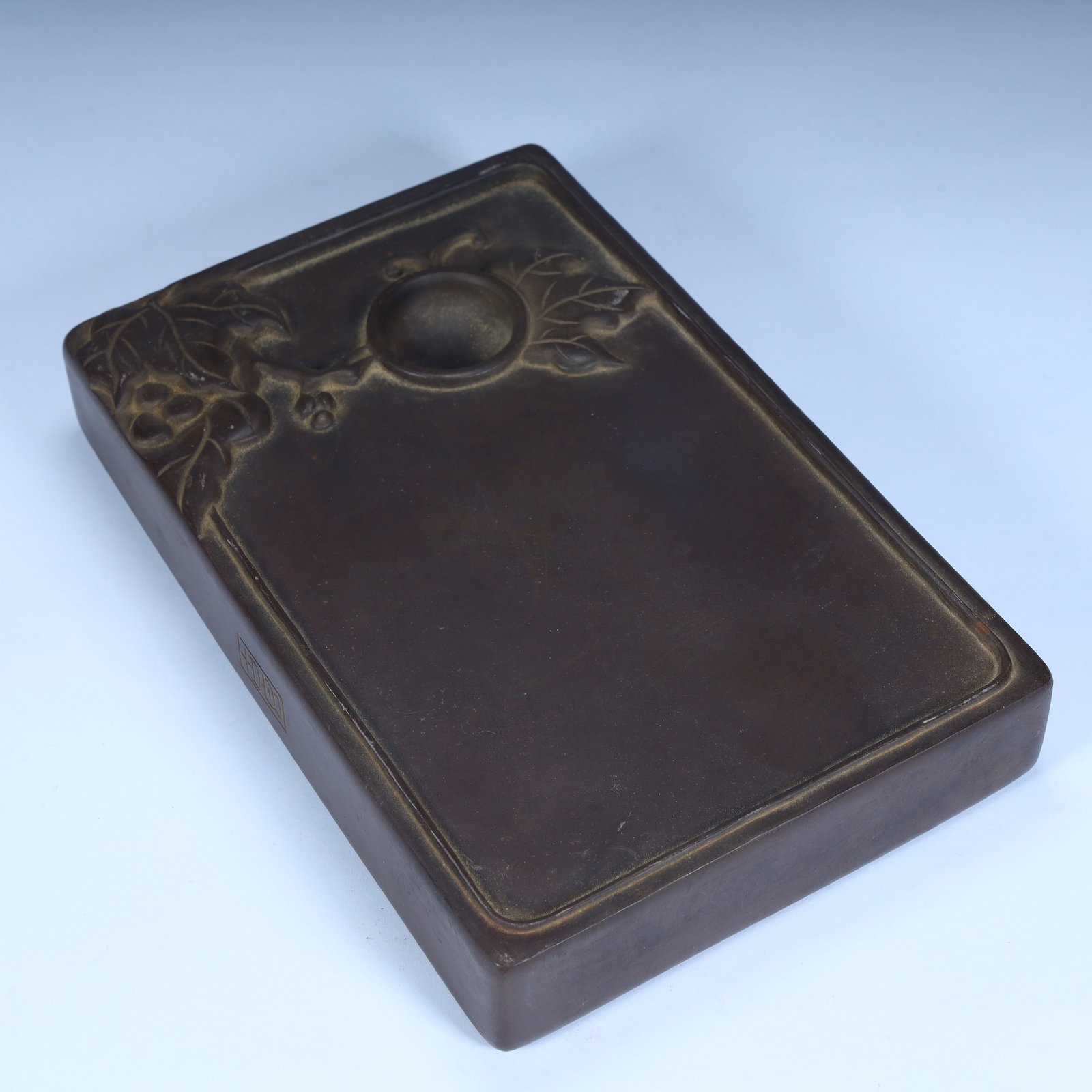 A Qing Dynasty end stone "many children and many blessings" pattern rectangular inkstone: Qing Dynasty Duanshi "many children and many blessings" pattern rectangular inkstone SIZE: H:3cm L:16.5cm W:12cm W:1.7kg (The Dimensions Of All Batches Are Manually Measured.If You Need More Detailed