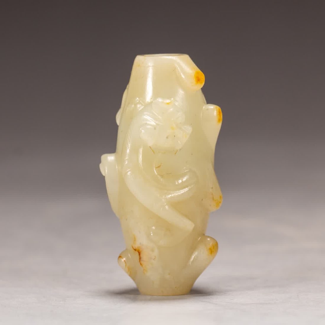 A piece of Hetian jade from the Qing Dynasty: Hetian jade in the Qing Dynasty SIZE: L:2cm W:2cm H:4.2cm (The Dimensions Of All Batches Are Manually Measured.If You Need More Detailed Information, Please Contact Our Customer Service Before Bidding