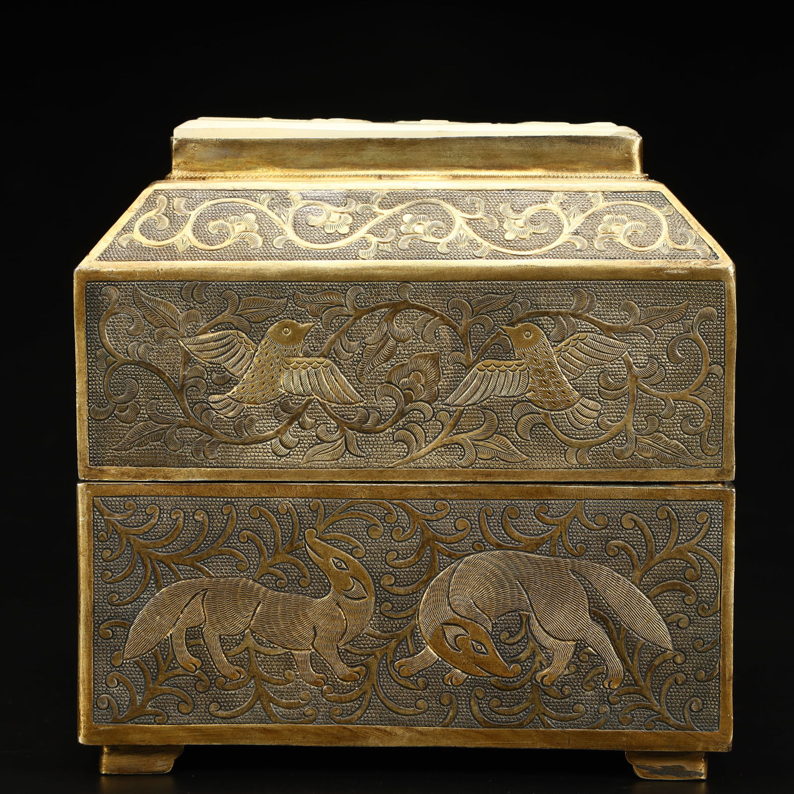 A copper-gilt engraved bird and beast pattern square box - 3