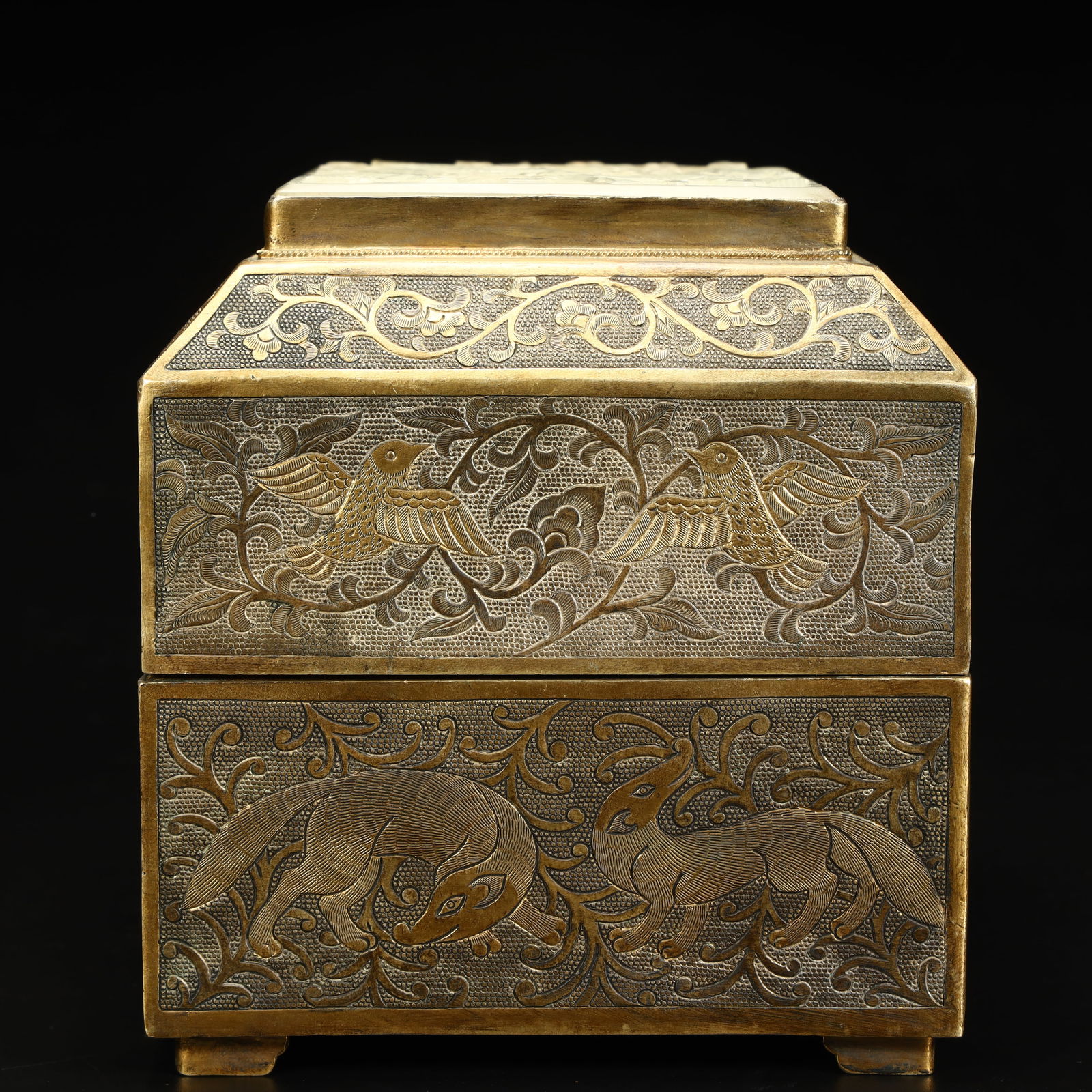 A copper-gilt engraved bird and beast pattern square box - 4