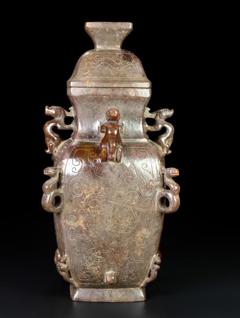 A Han Dynasty jade vase - 5