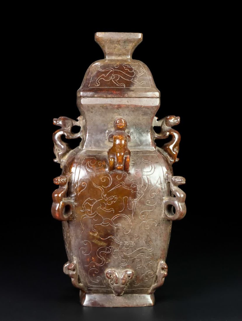 A Han Dynasty jade vase - 6