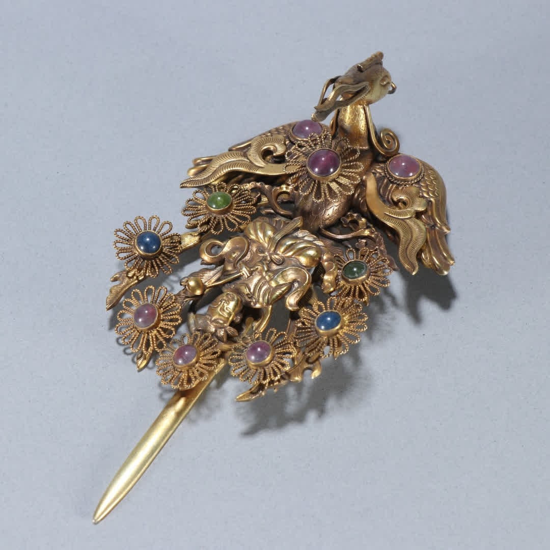 A Qing Dynasty silver-gilt inlaid phoenix pattern hairpin: Qing Dynasty silver-gilt inlaid phoenix pattern hairpin SIZE: L:14.2cm W:7.7cm W:65.6g (The Dimensions Of All Batches Are Manually Measured.If You Need More Detailed Information, Please Contact Our Cu