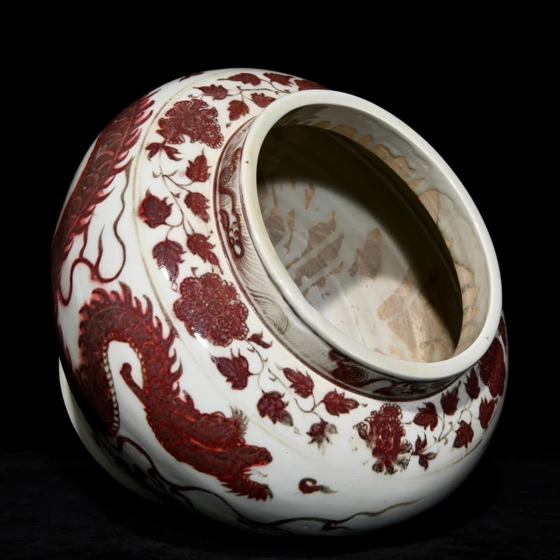 A red dragon pattern jar in Yuan glaze - 4
