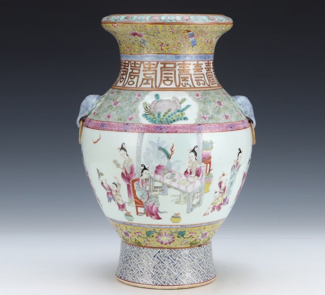 A piece of Qing Qianlong pastel lady picture plate mouth zun: Qing Qianlong pastel lady picture plate mouth respect SIZE: H: 37.5cm Abdominal diameter 25.5cm (The Dimensions Of All Batches Are Manually Measured.If You Need More Detailed Information, Please Conta