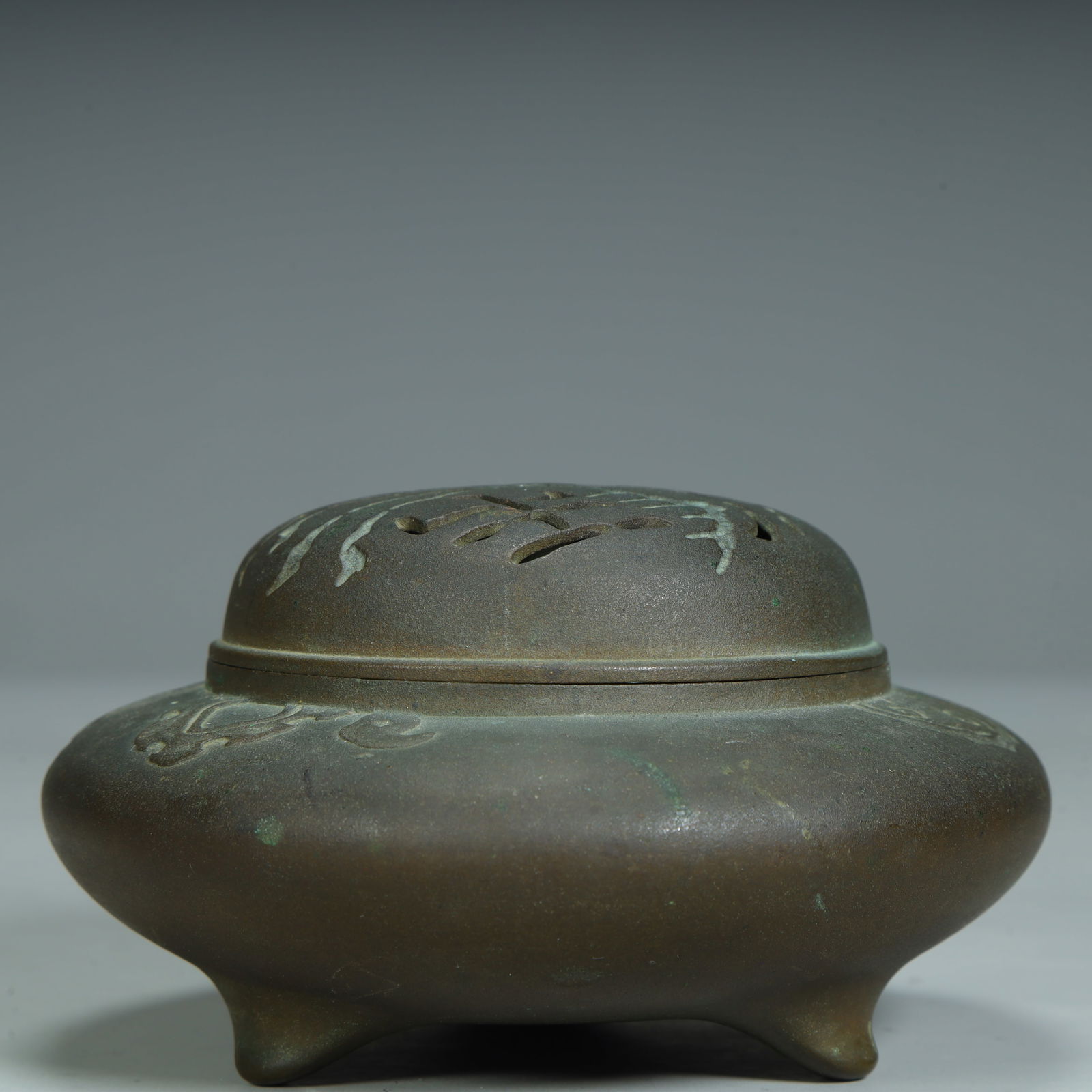 A copper three-legged incense burner - 7