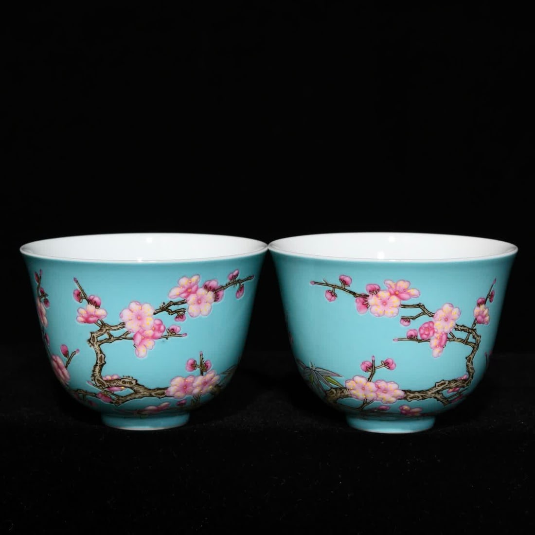 A pair of Qing Yongzheng turquoise glazed pastel bamboo plum pattern cups: Qing Yongzheng turquoise glazed pastel bamboo plum pattern cup SIZE: H:4cm mouthD:5.6cm (The Dimensions Of All Batches Are Manually Measured.If You Need More Detailed Information, Please Contact Our C
