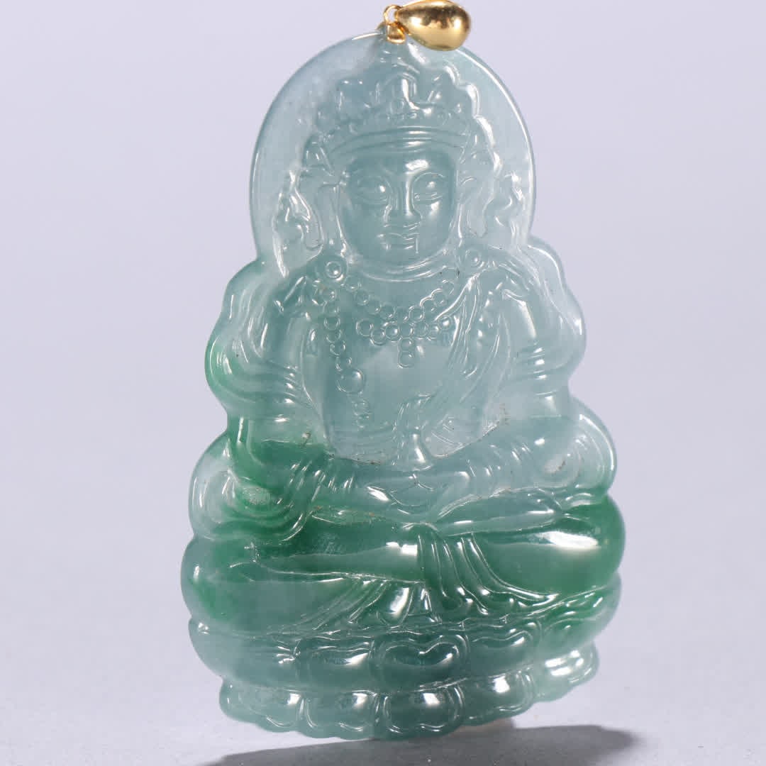A jade Guanyin pendant - 2