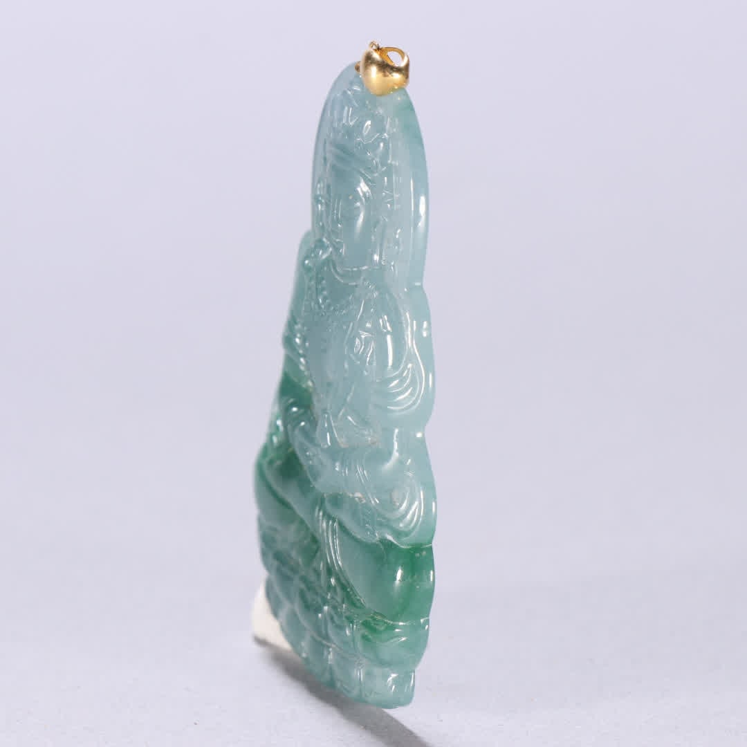 A jade Guanyin pendant - 4
