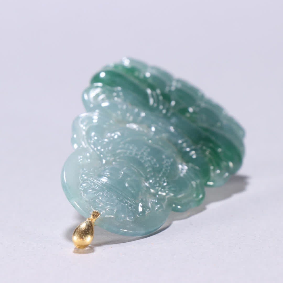 A jade Guanyin pendant - 8