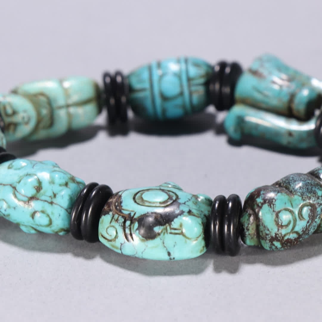 A turquoise bracelet - 6