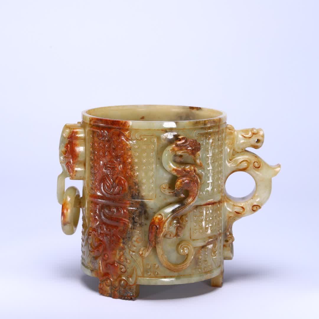 A piece of ancient jade cup: Ancient jade cup SIZE: L:14cm W:12cm H:11.5cm W:840g (The Dimensions Of All Batches Are Manually Measured.If You Need More Detailed Information, Please Contact Our Customer Service Before Bidding.)