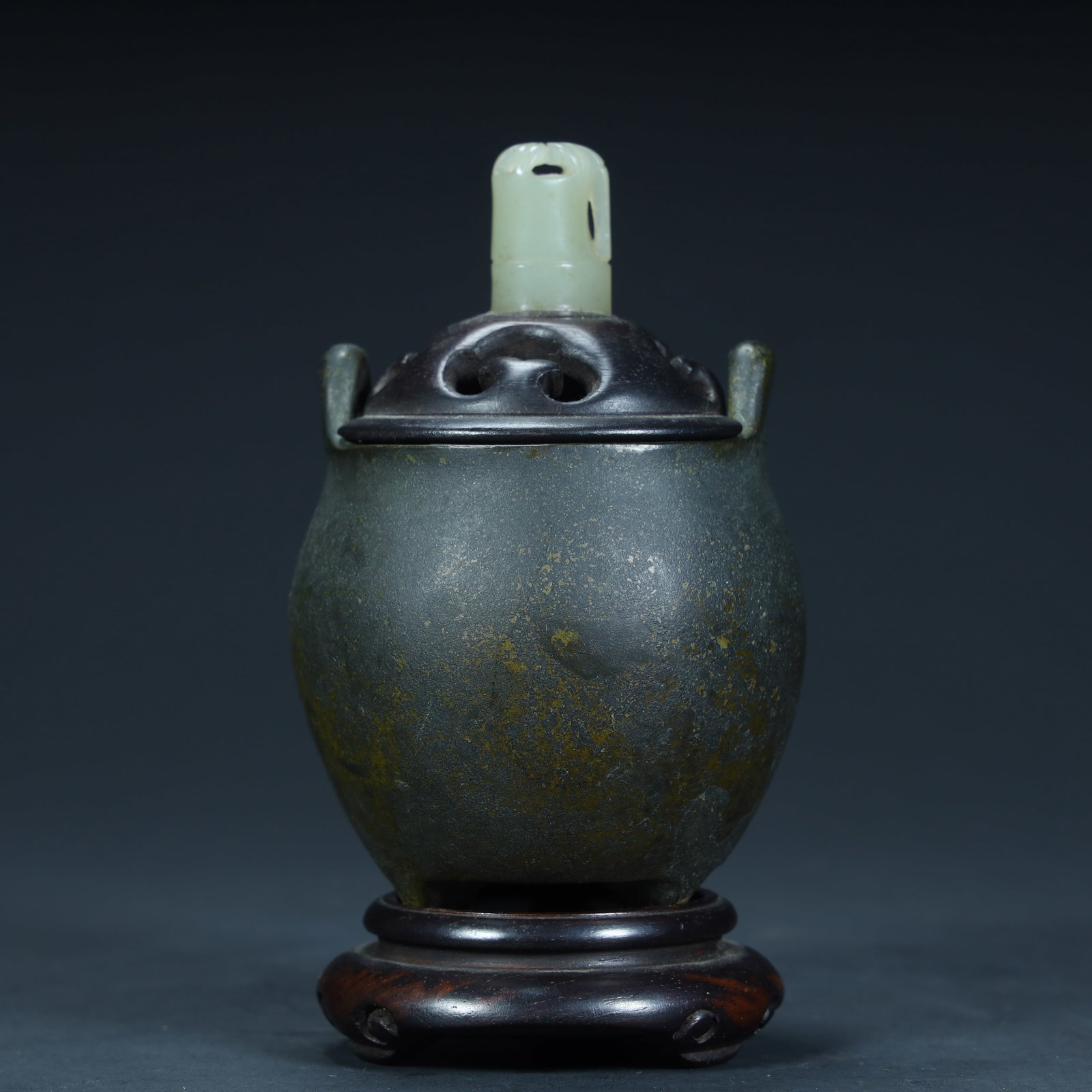 A Qing Dynasty copper tea powder glazed three-legged aromatherapy stove: Qing Dynasty copper tea powder glazed three-legged aromatherapy stove SIZE: H:12cm L:6.5cm W:6.5cm W:388g (The Dimensions Of All Batches Are Manually Measured.If You Need More Detailed Information, Pl
