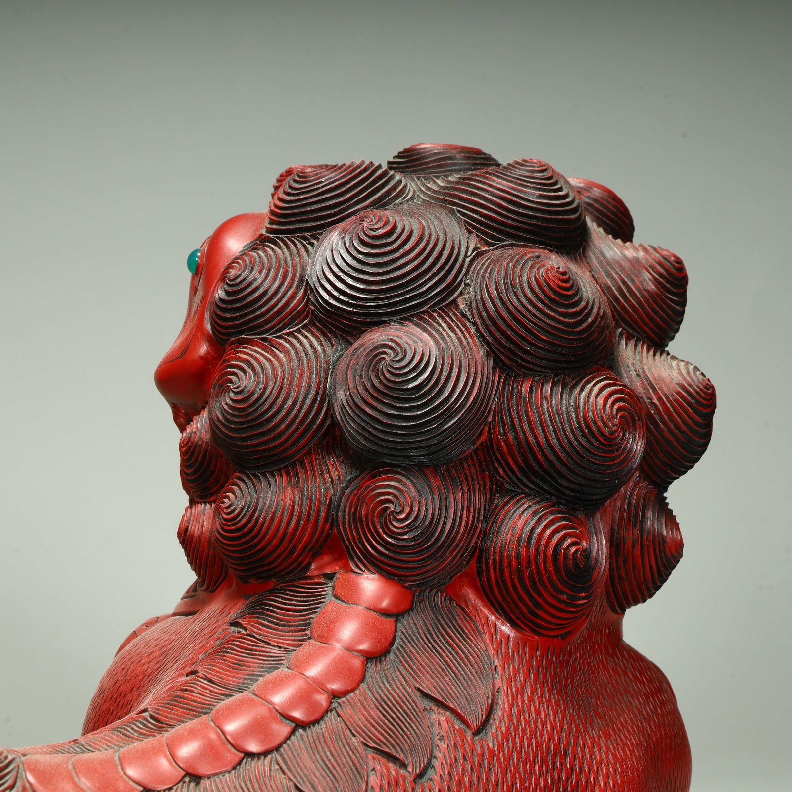 A red ball lion ornament - 8