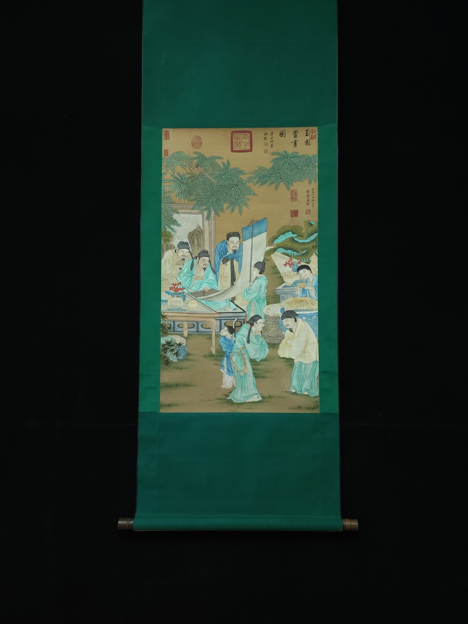 A silk figure painting by Liu Guandao: Liu Guandao's silk figure painting in the Yuan Dynasty SIZE: Painting Core91x50cm (The Dimensions Of All Batches Are Manually Measured.If You Need More Detailed Information, Please Contact Our