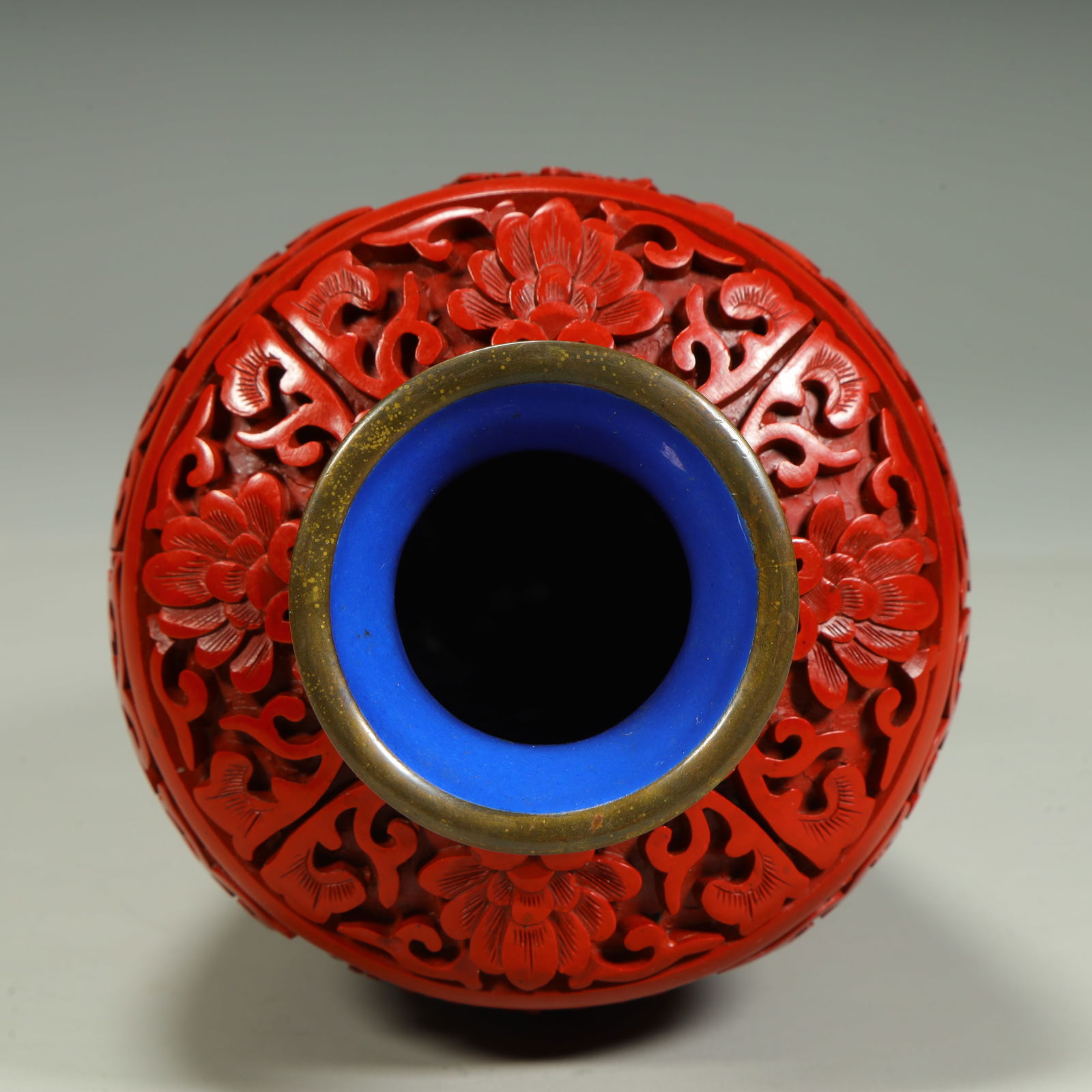 A Qing Dynasty red peony pattern plum bottle - 8