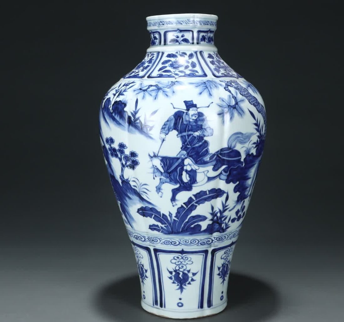 A Yuan Dynasty blue and white character story plum vase size: Yuan Dynasty blue and white character story plum bottle size SIZE: H: 46cm Abdominal diameter 26.3cm (The Dimensions Of All Batches Are Manually Measured.If You Need More Detailed Information, Please