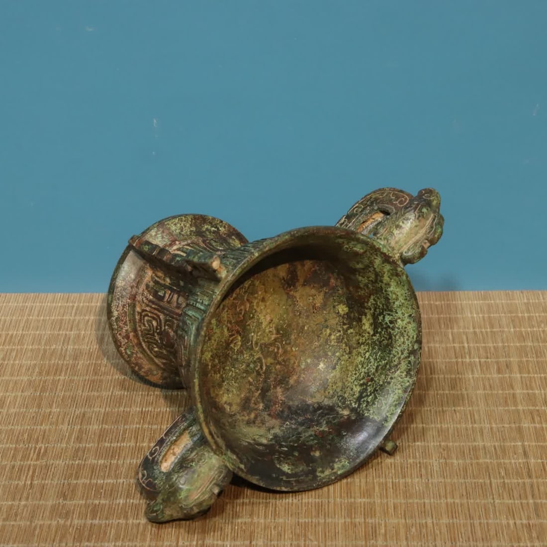 A bronze vessel - 7