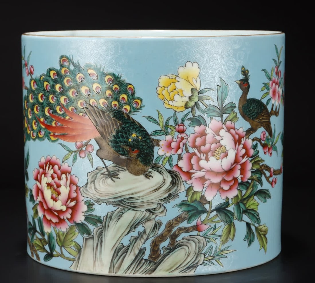 A Qing Dynasty ramp anchovy peacock enamel colored pen holder: Qing Dynasty ramp anchovy peacock enamel colored pen holder SIZE: AAA (The Dimensions Of All Batches Are Manually Measured.If You Need More Detailed Information, Please Contact Our Customer Service Be