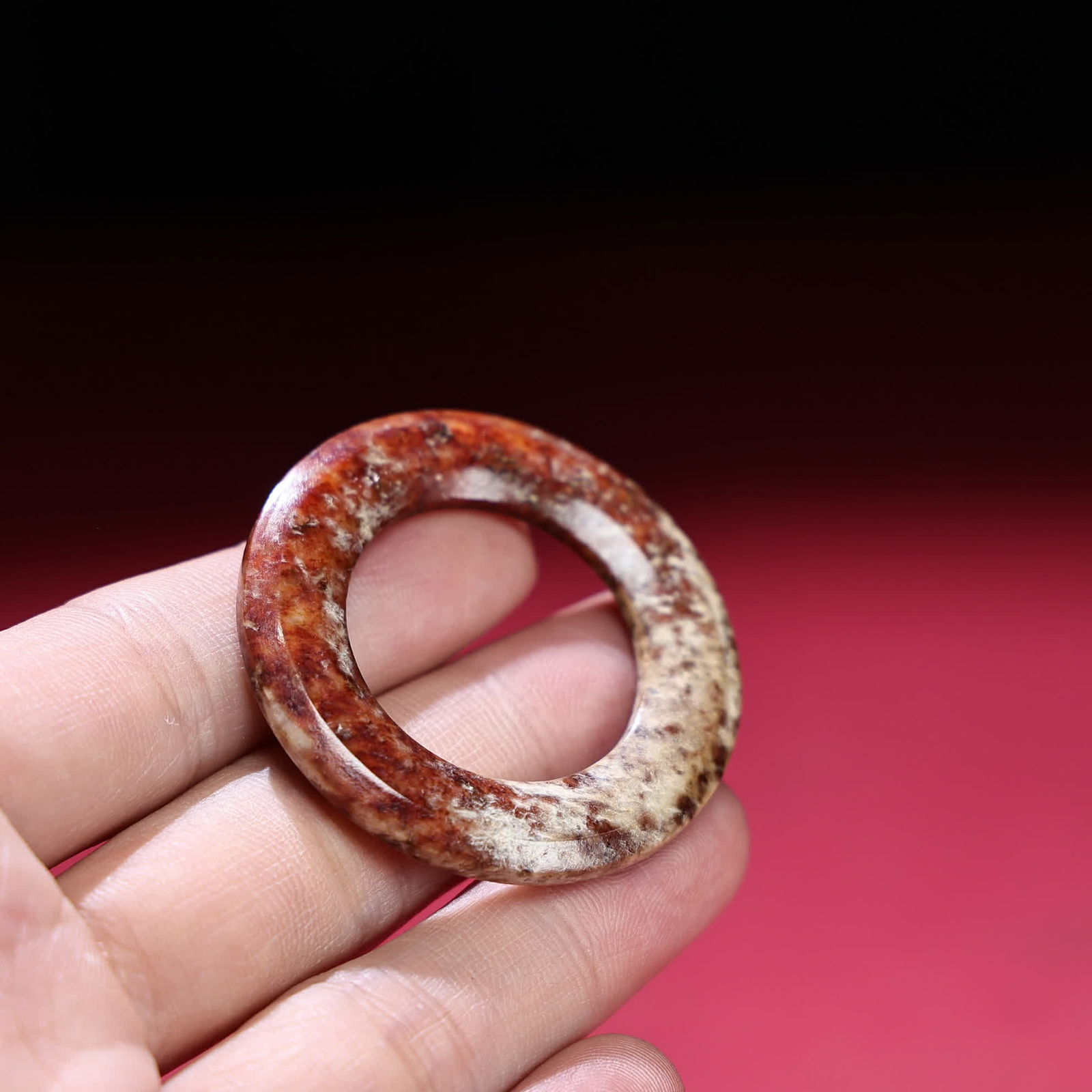 A Han Dynasty jade ring - 3