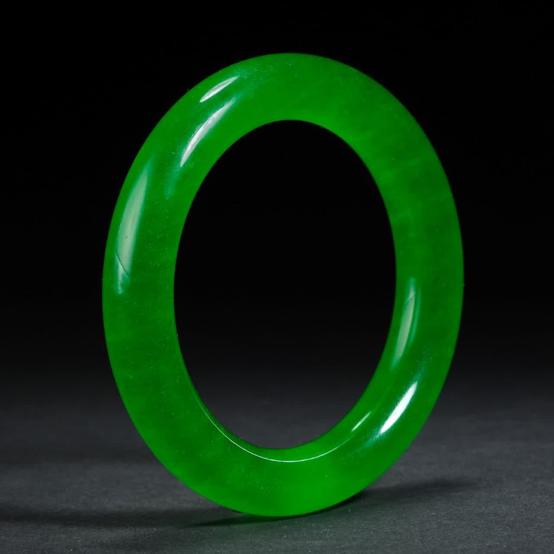 A Qing Dynasty jade bracelet - 2