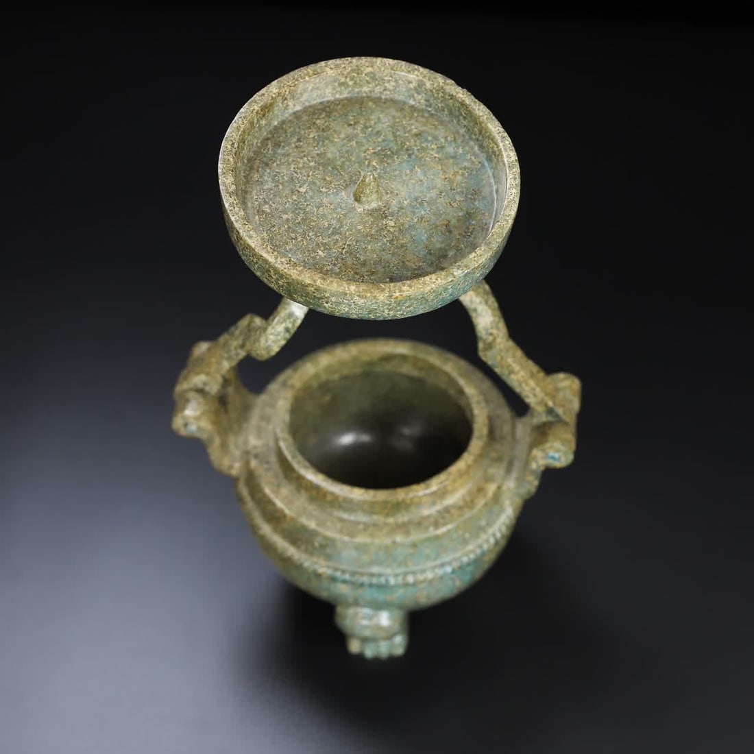 A Han Dynasty jade lamp - 7