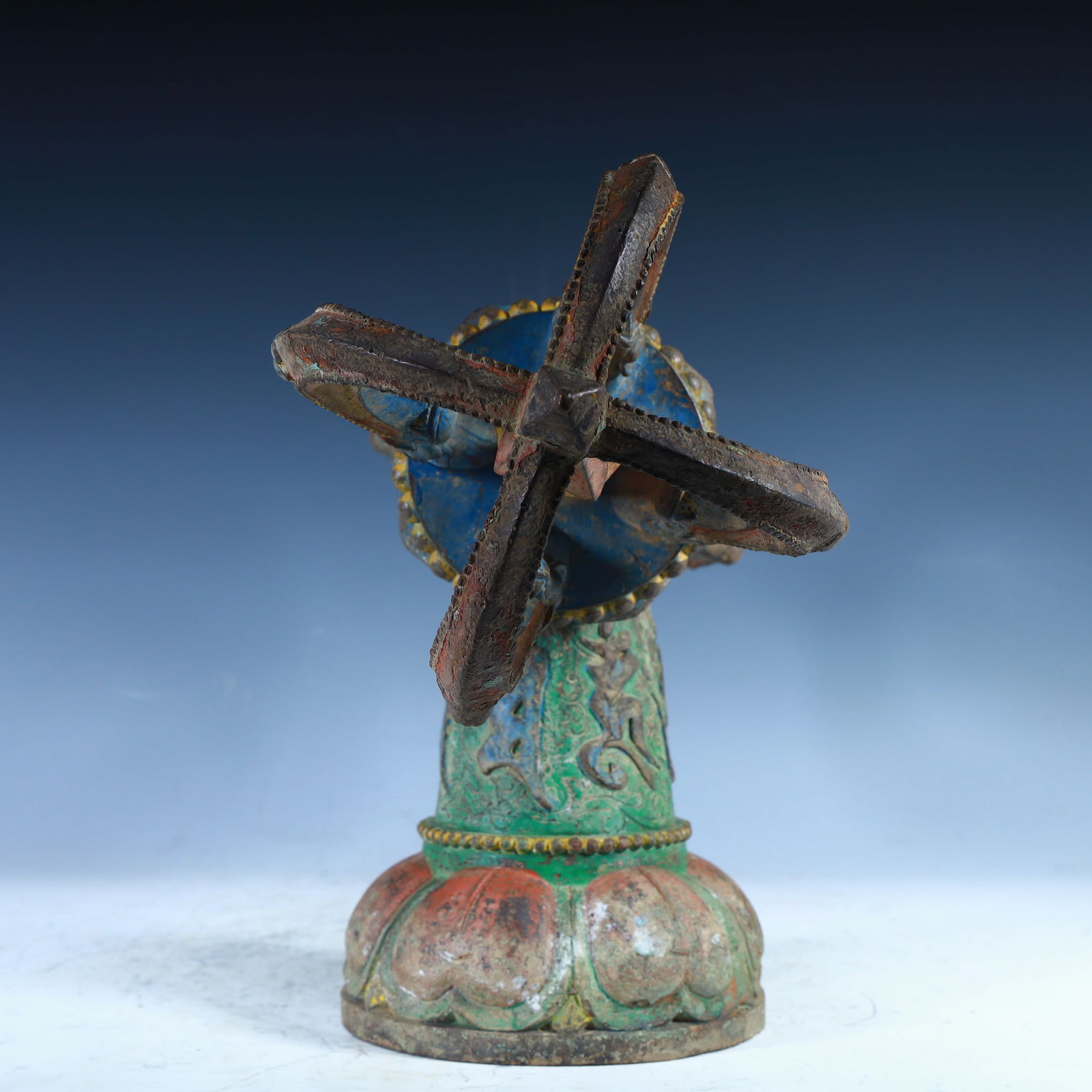 A Ming Dynasty painted copper vajra - 4