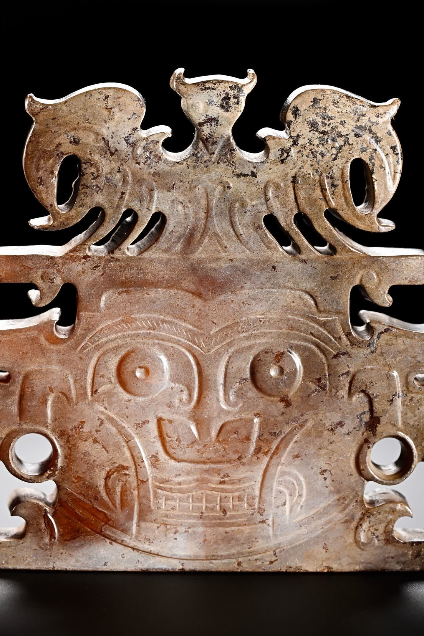 A Han Dynasty gluttonous pattern jade - 4